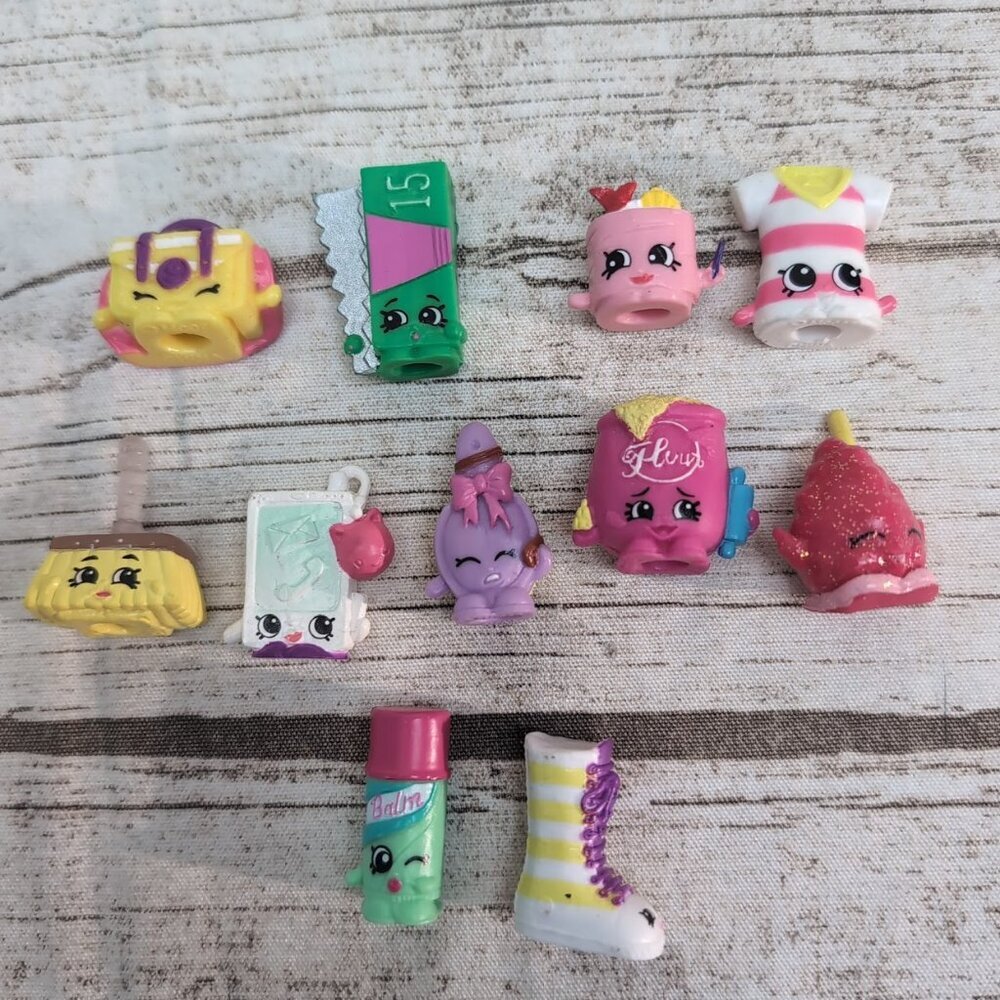 Lot of 11 Shopkins Figures